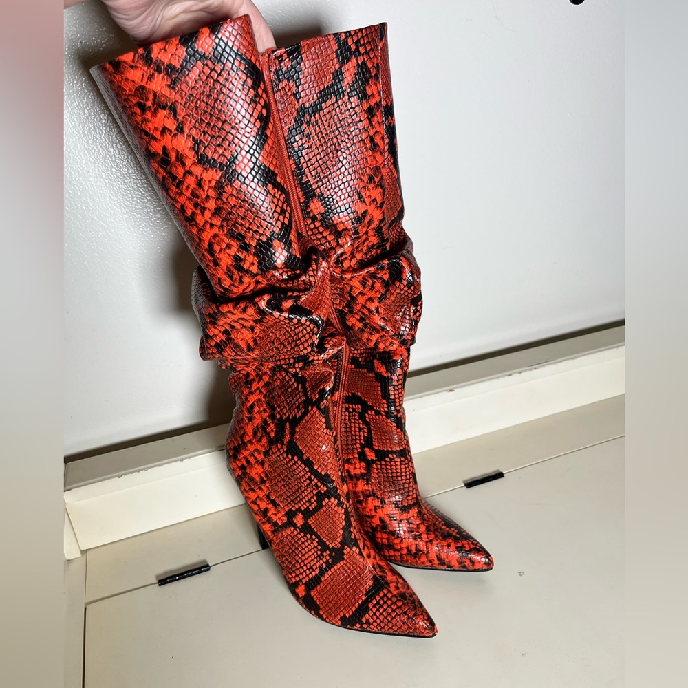 Just Fab snake print women’s boots! LIKE NEW! Wide Calf! Stiletto boots size 7.5 - Picture 2 of 4